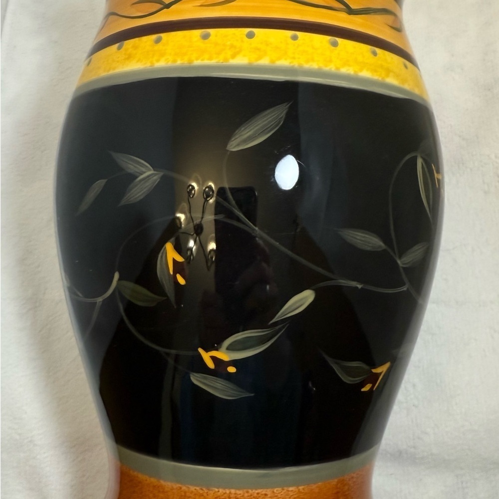 Elegant CERTIFIED
INTERNATIONAL 9.5 Inch
VASE by Shaari Horowitz
